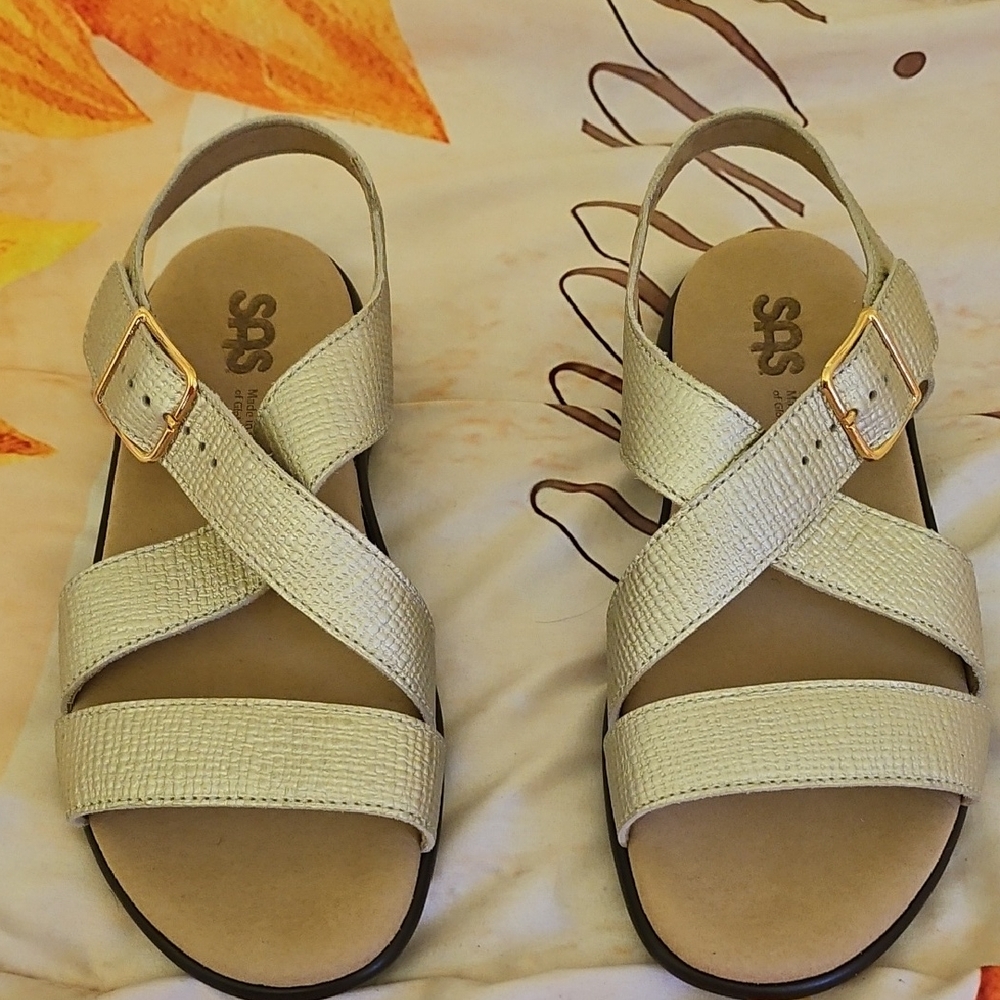 SAS Golden Cream Sandals  Brand New Never Worn Too Wide